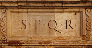 spqr-rome-italy-roman-symbol-italian-architecture-detail-31458986